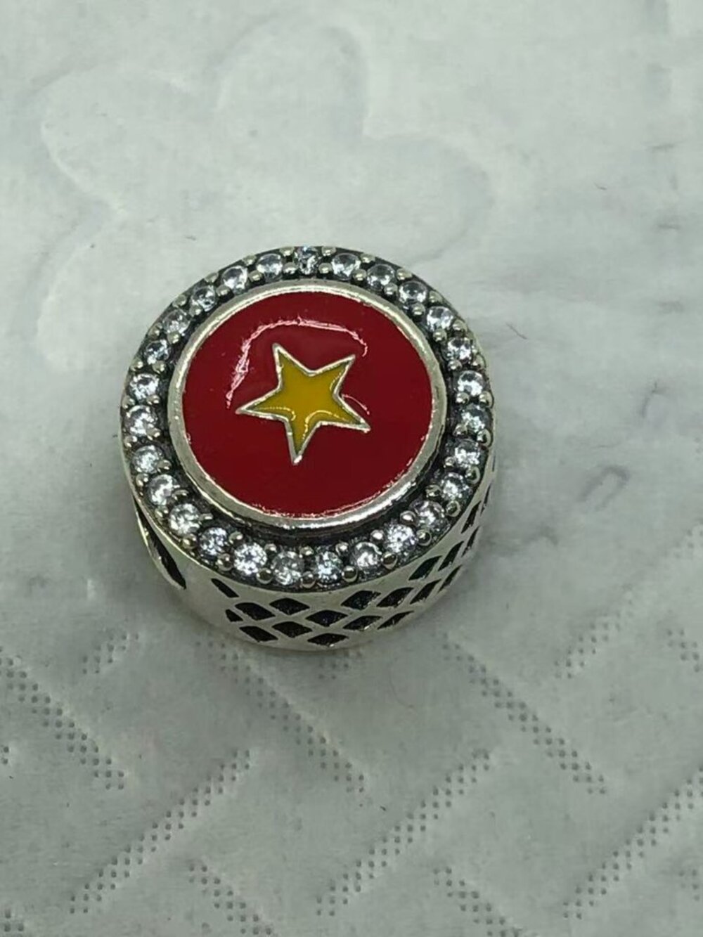 ✨ ✨Pandora Vietnam Exclusive Country Flag Dangle Moments Charm